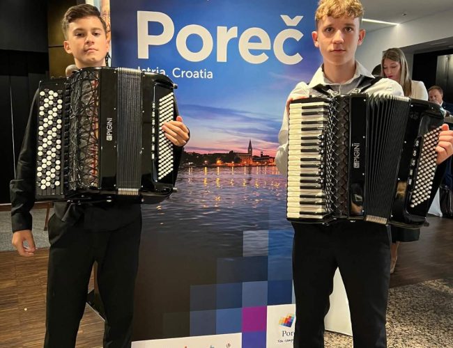učenici David Pršurić i Adrian Deković